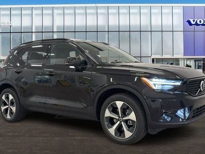 New 2026 Volvo XC40 B5 Plus w/ Climate Package