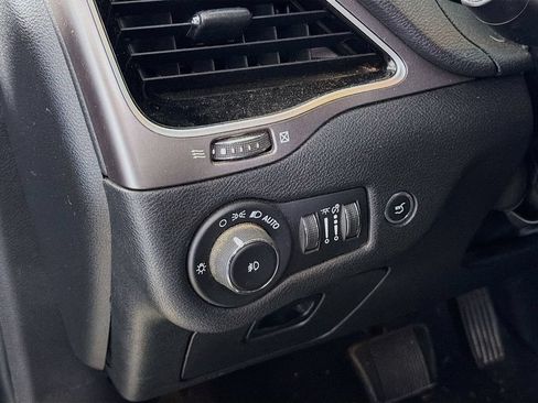 Used 2019 Jeep Cherokee Limited AWD/4WD image 13