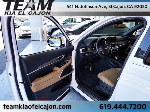 Certified 2022 Kia Telluride SX w/ Towing Package FWD image 42