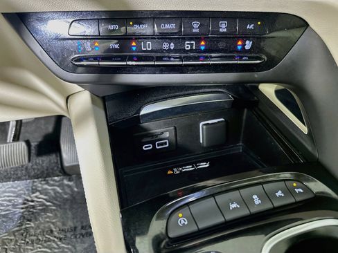 Used 2023 Buick Envision Avenir FWD image 23