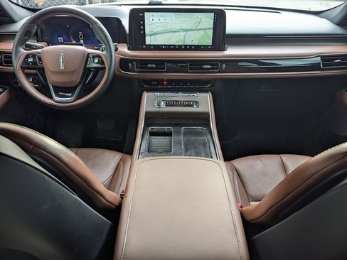 Used 2025 Lincoln Aviator Reserve w/ Illumination Package image 17