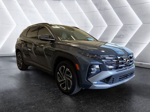 Used 2025 Hyundai Tucson Limited AWD/4WD image 1