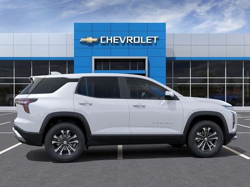 New 2027 Chevrolet Equinox LT w/ Convenience Package II FWD image 5