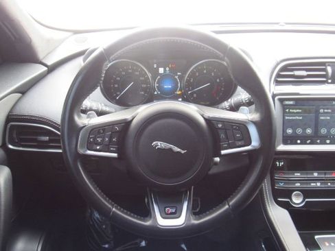 Used 2020 Jaguar F-PACE S AWD/4WD image 35