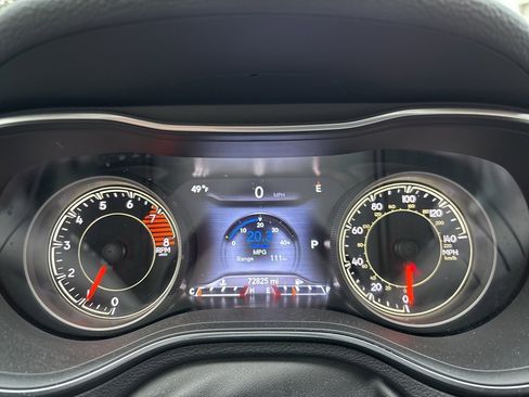 Used 2021 Jeep Cherokee Limited image 13