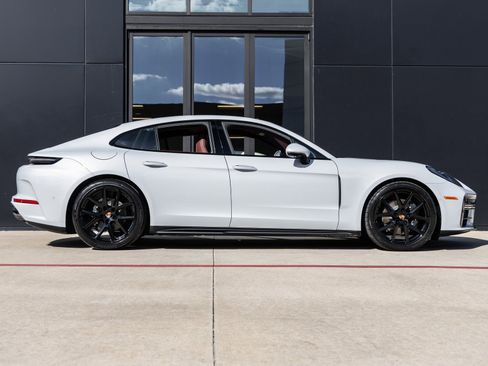 New 2026 Porsche Panamera image 12