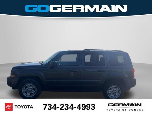 Used 2017 Jeep Patriot Sport w/ Power Value Group FWD image 11