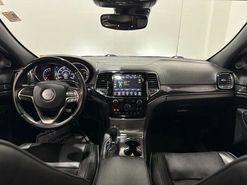 Used 2020 Jeep Grand Cherokee Overland image 2
