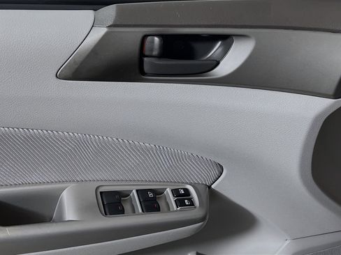 Used 2010 Subaru Forester 2.5X image 17