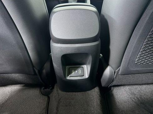 Certified 2025 Hyundai Elantra Limited image 35