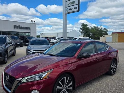 Used 2020 Nissan Altima 2.0 SR FWD image 1