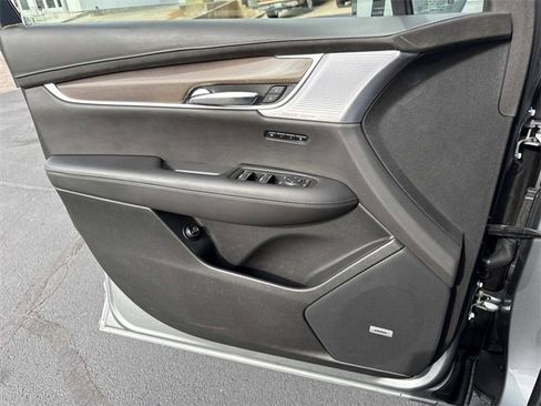 Certified 2024 Cadillac XT6 Premium Luxury w/ Platinum Package image 9