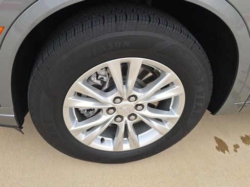 Used 2023 Cadillac XT6 Luxury image 9