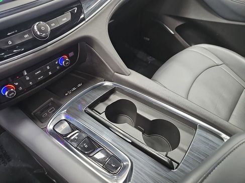 Used 2024 Buick Enclave Premium image 25