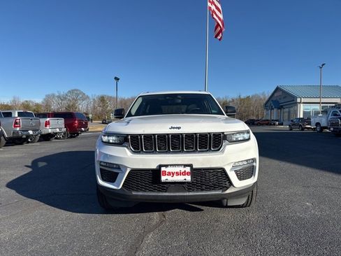 Used 2022 Jeep Grand Cherokee Limited 4xe image 17