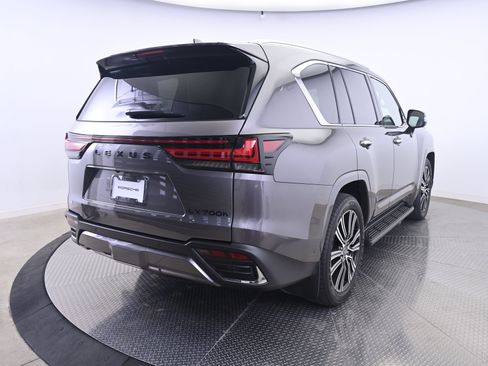 Used 2026 Lexus LX 700h Luxury AWD/4WD image 7