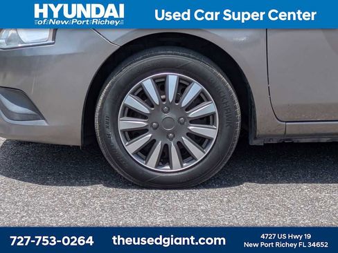 Used 2017 Nissan Versa SV FWD image 10