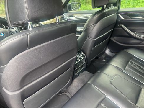 Used 2018 BMW 540i RWD image 19