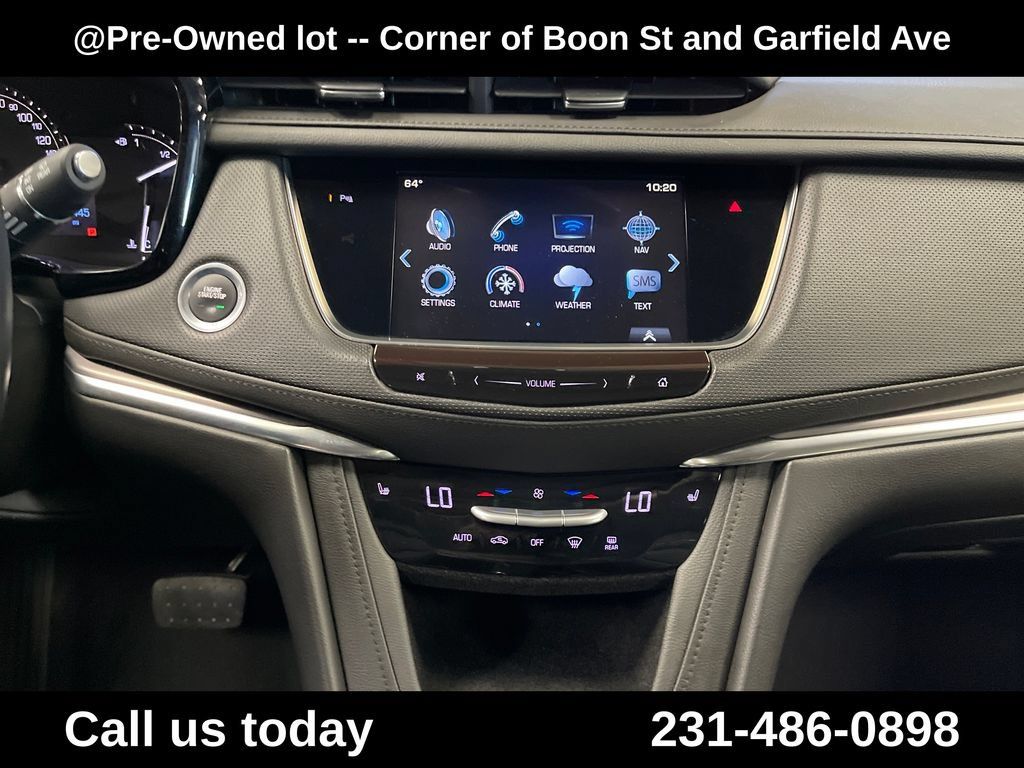 Used 2017 Cadillac XT5 Luxury w/ Driver Awareness Package AWD/4WD image 19