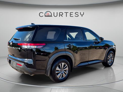 Certified 2025 Nissan Pathfinder S FWD image 7