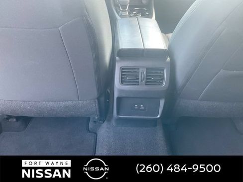 Used 2023 Nissan Rogue SV AWD/4WD image 29