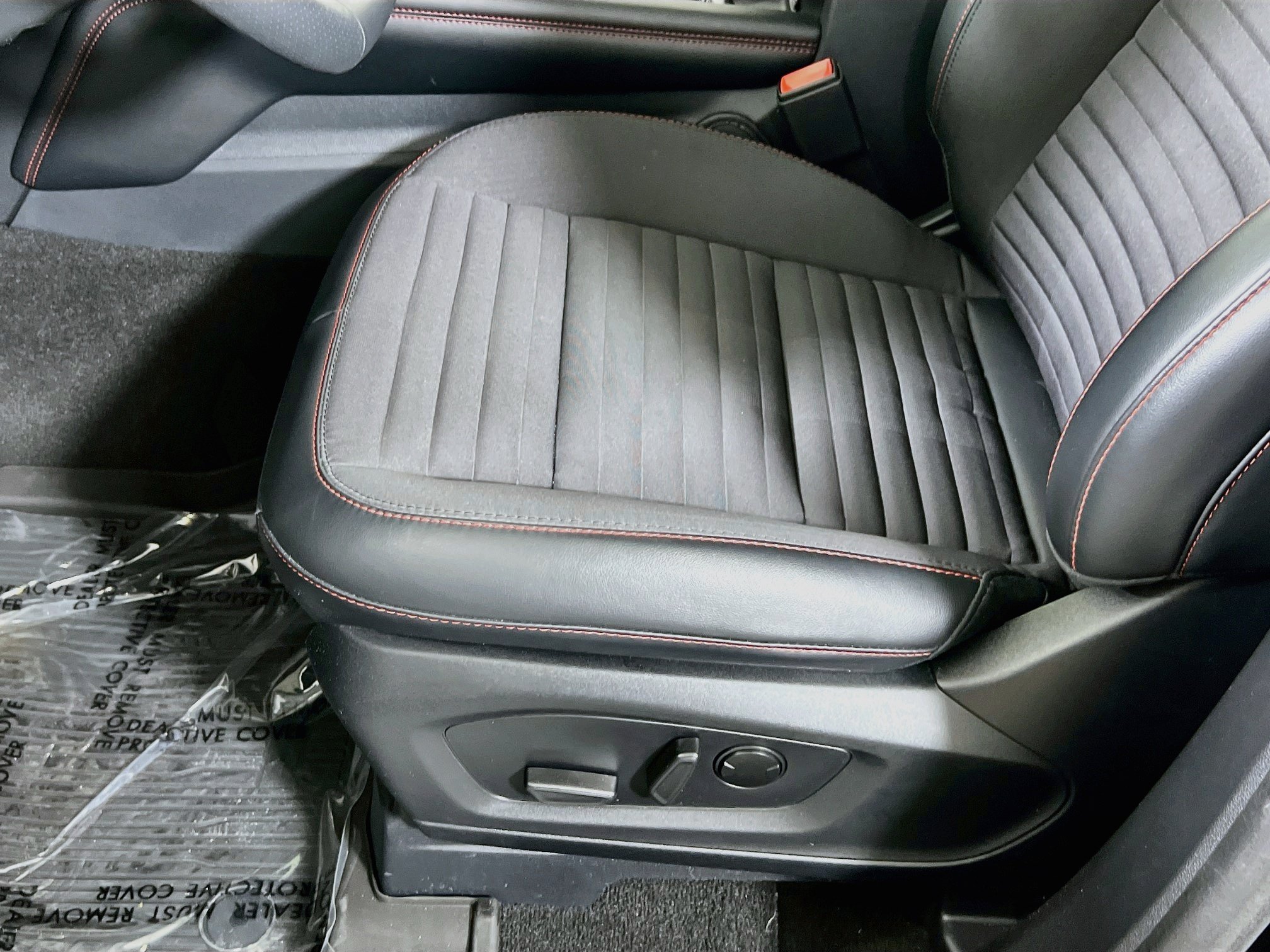 Used 2025 Ford Explorer ST-Line w/ Premium Package AWD/4WD image 19