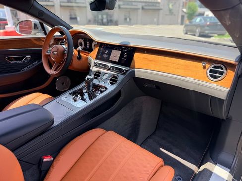Used 2026 Bentley Continental GT Mulliner AWD/4WD image 17