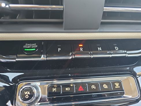 New 2026 Lincoln Corsair Premiere FWD image 24