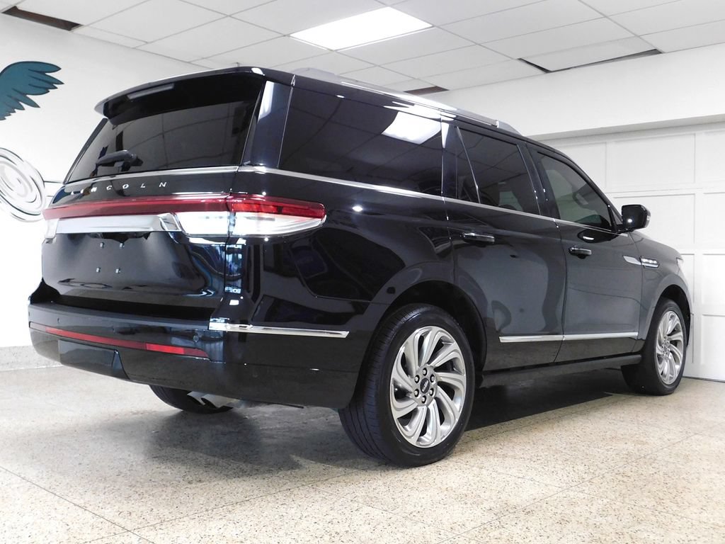 Used 2024 Lincoln Navigator Reserve w/ Equipment Group 201A AWD/4WD image 6