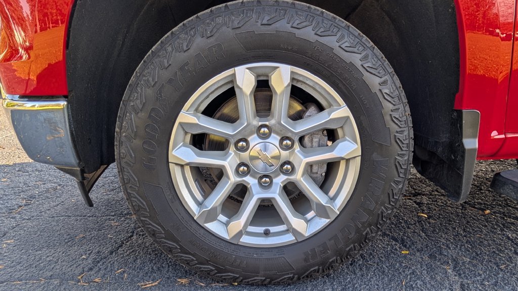 Used 2024 Chevrolet Silverado 1500 LT AWD/4WD image 21