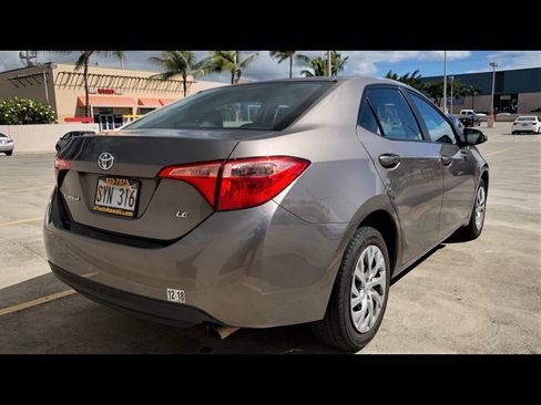 Used 2017 Toyota Corolla LE FWD image 4