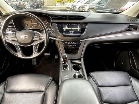 Used 2018 Cadillac XT5 Premium Luxury image 13