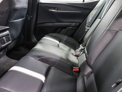 Used 2025 Toyota Camry SE w/ Convenience Package FWD image 18