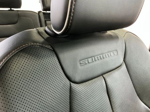 Used 2024 Jeep Grand Cherokee Summit AWD/4WD image 22