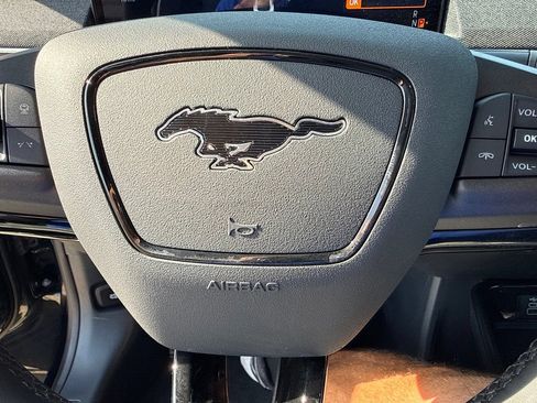 Used 2025 Ford Mustang Mach-E Premium AWD/4WD image 28