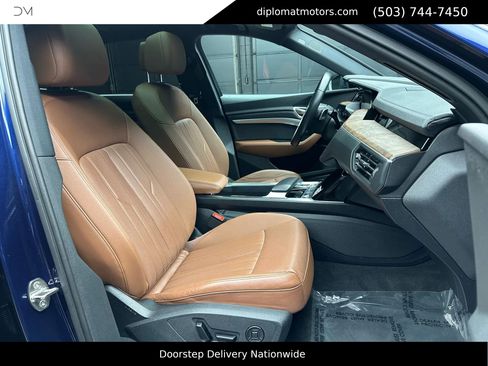 Used 2022 Audi e-tron Premium Plus w/ Premium Plus Package image 20