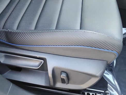 Used 2024 Volkswagen Golf R image 27