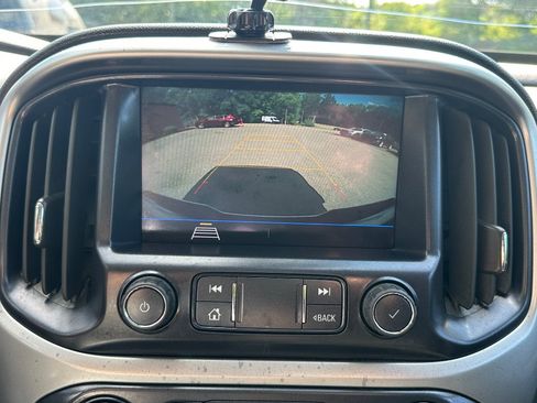 Used 2022 Chevrolet Colorado LT w/ Fleet Safety Package RWD image 18