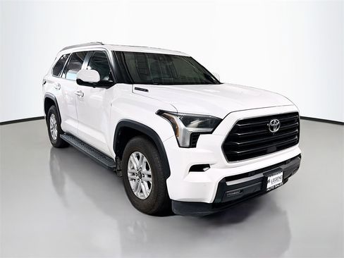 Used 2025 Toyota Sequoia SR5 image 3