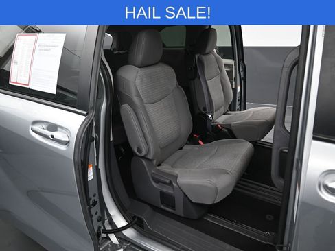 Certified 2024 Toyota Sienna LE image 30