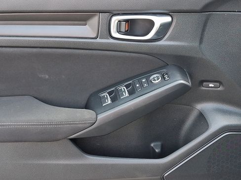 Used 2025 Honda Civic Sport image 12