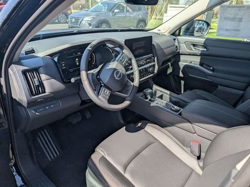 New 2026 Nissan Pathfinder SL image 13