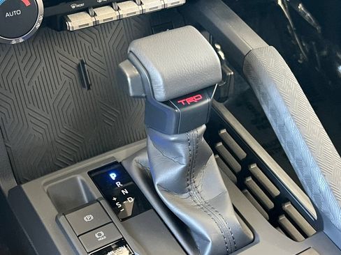 Certified 2026 Toyota Tacoma TRD Off-Road AWD/4WD image 20