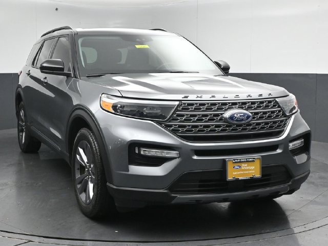 Certified 2023 Ford Explorer XLT w/ Equipment Group 202A AWD/4WD image 1
