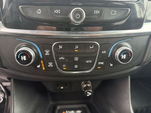 Used 2023 Chevrolet Traverse LT image 21