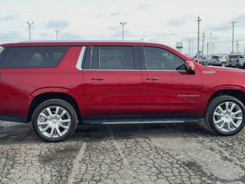 Certified 2024 Chevrolet Suburban High Country w/ Advanced Technology Package image 9