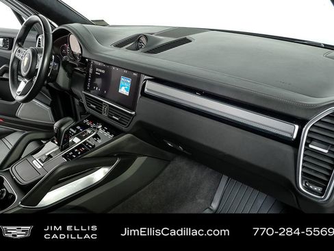 Used 2021 Porsche Cayenne Turbo S w/ Premium Package Plus image 27