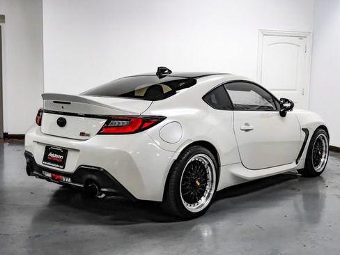 Used 2022 Toyota GR86 Premium w/ ALL Weather Mat Package (TMS) RWD image 9