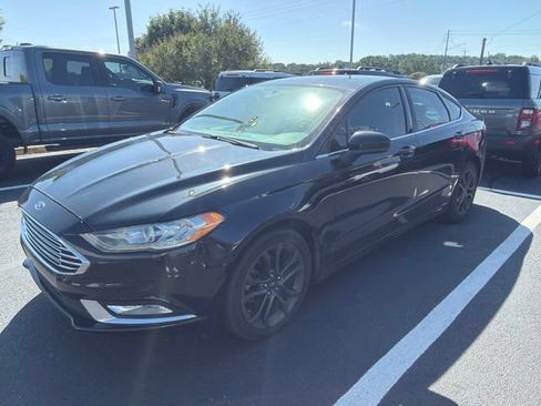 Used 2018 Ford Fusion SE w/ Equipment Group 201A FWD image 1