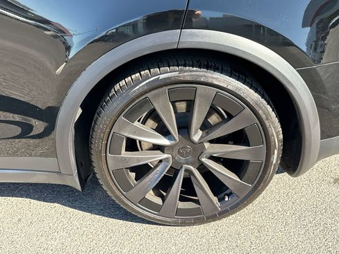 Used 2023 Tesla Model X AWD/4WD image 7
